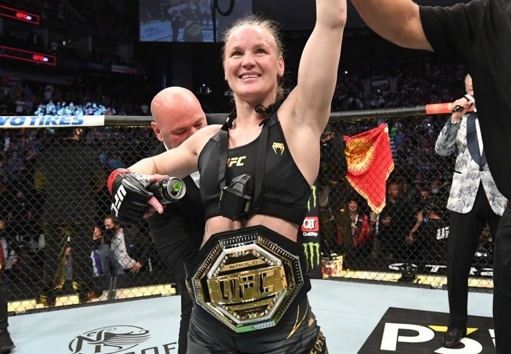 Valentina dominates Jessica Patti Istaca, wins and maintains the UFC 261 belt