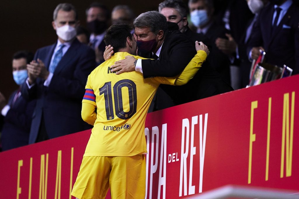 Barcelona President: I'm convinced Messi wants to stay  Spanish football