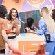 Pocah showed off an engagement ring to Fiuk, Sarah, and Lumena at "BBB 101 Day" - Press release / Globo / Joao Cotta