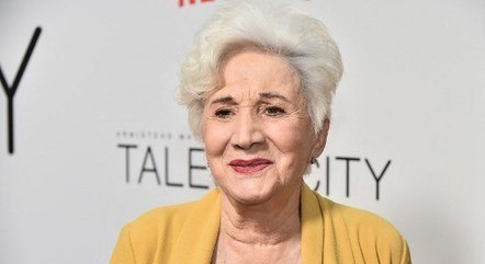 Oscar-winning actress Olympia Dukakis dies at 89