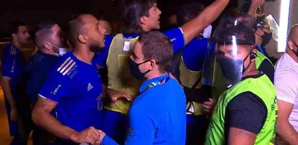 The confusion has Lisca, Moreno, and the staff at Cruzeiro x América-MG