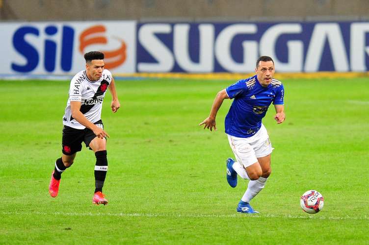 Pictures of the match Cruzeiro and Vasco in Mounir