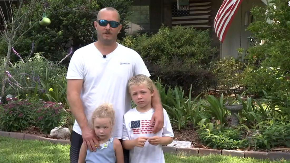 The 7-year-old boy swims for an hour to help his father and sister