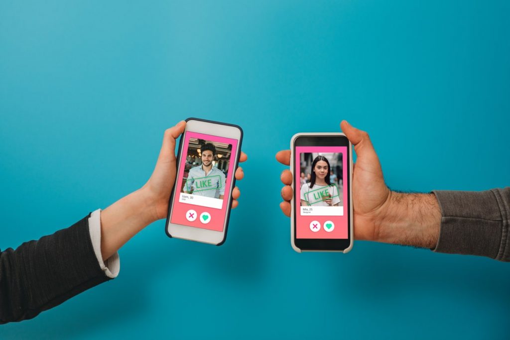 Tinder and other dating apps offer a ‘vaccine’ filter
