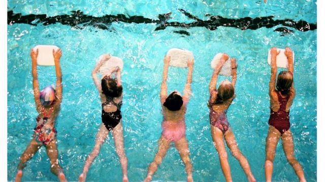 The picture from the top five children in swimming class using panels