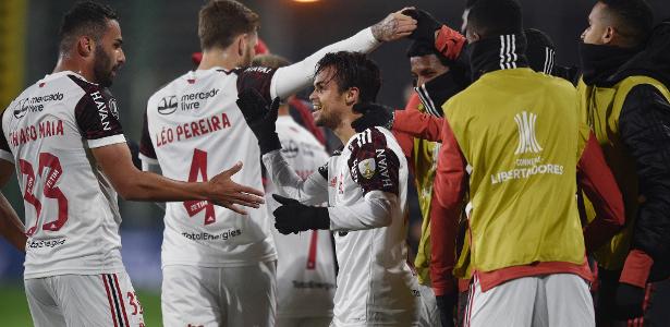 Flamengo holds Devenza and Justicia and wins Renato's debut - 07/14/2021
