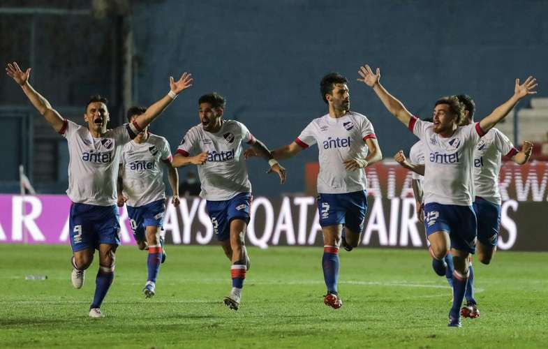 Round of 16 at the end of 2020: Independiente del Valle- EQU 0 x 0 Nacional-URU (Qualified nationally at home in p