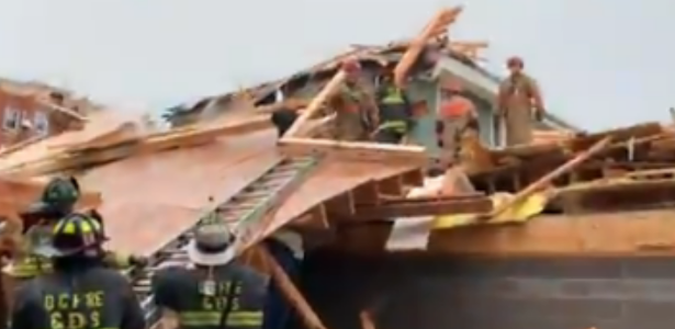 building collapse in Washington, D.C.;  5 people were injured