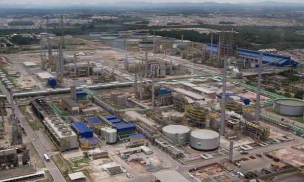 Ripar is responsible for approximately 12% of the national production of petroleum products, including diesel, petrol, LPG, coke, asphalt and propylene, located in the municipality of Perura.