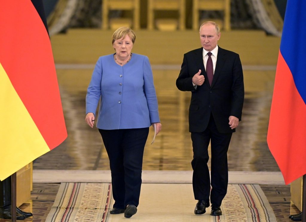 On last visit to Russia as Germany's leader, Angela Merkel defends dialogue with Vladimir Putin |  Globalism