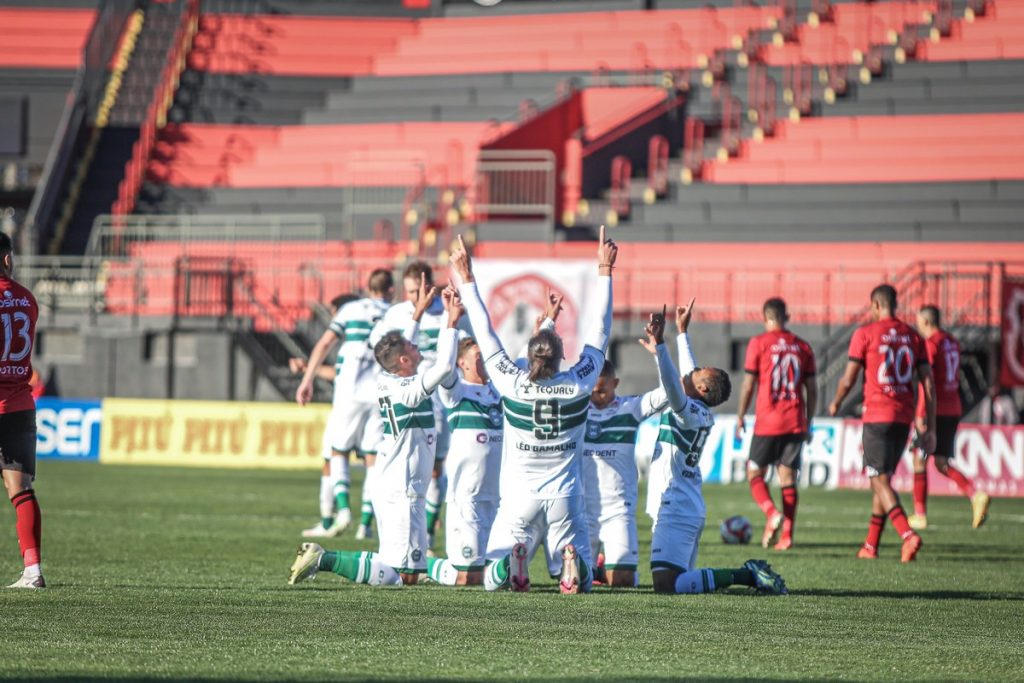 Curitiba takes Nautico out of the top and returns to the top of the Second Division after 11 years |  Curitiba