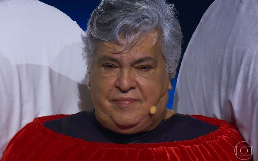 Dressed as a hot dog, Sidney Magal is first eliminated from The Masked Singer TV News