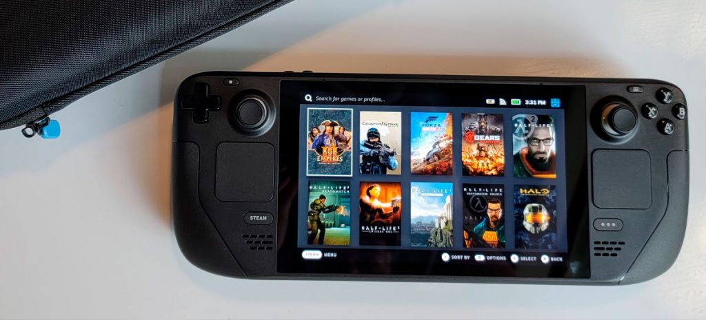 Phil Spencer tests and praises Steam Deck: “The controls are great, xCloud works great”