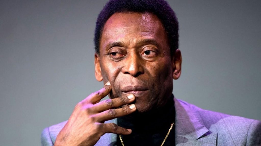Pele was admitted to hospital in São Paulo and his condition was revealed