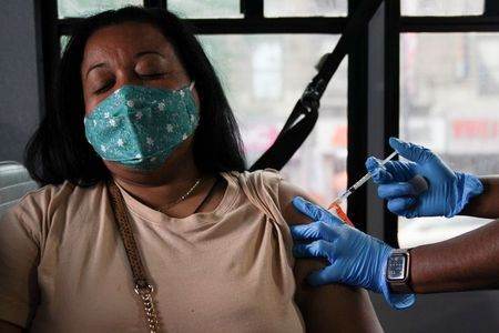 Vaccine panel: Brazil ranks 64th in the world and fourth in total doses