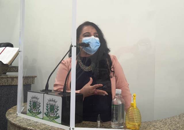 Vereadora denuncia falta de médicos em unidades de saúde de Feira de Santana