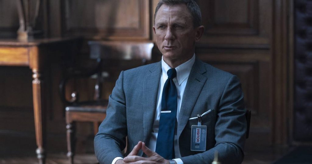 Daniel Craig does not support the female version of James Bond