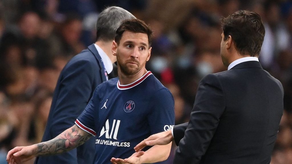 Messi vs Pochettino?  A newspaper mentions the confusion of a player after substitutions after an argument with the coach
