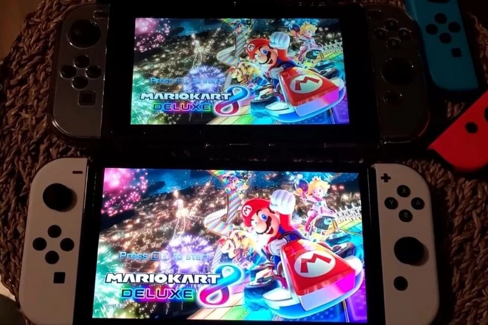 Imagem de: Switch OLED vs. original: assista a um dos primeiros comparativos