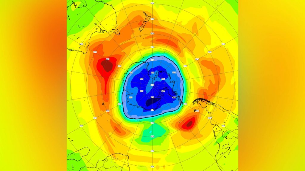 Buraco na camada de ozônio no Polo Sul cresceu além do esperado para o ano e superou o da Antártica