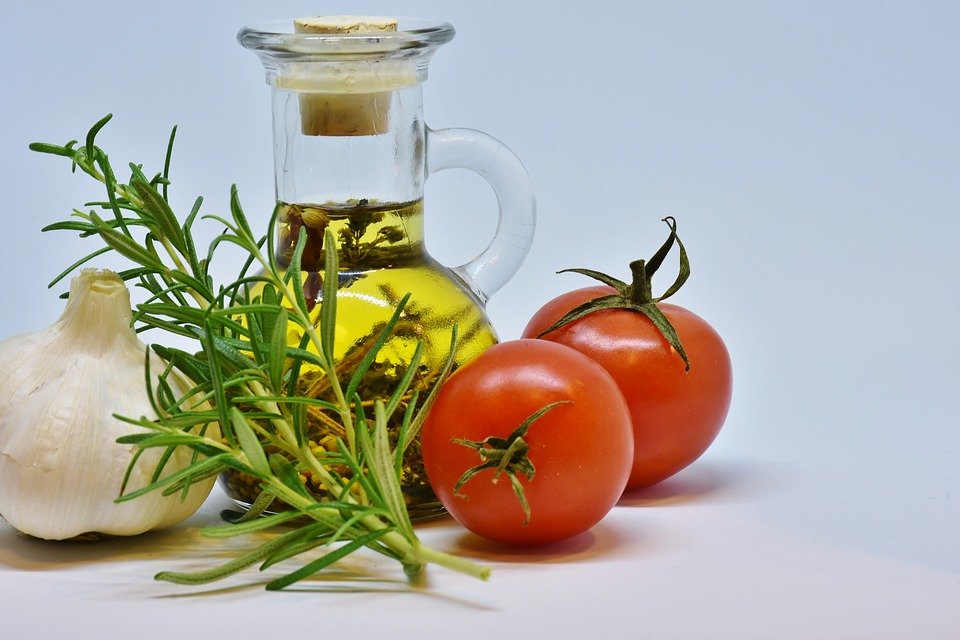 olive oil tomato garlic rosemary