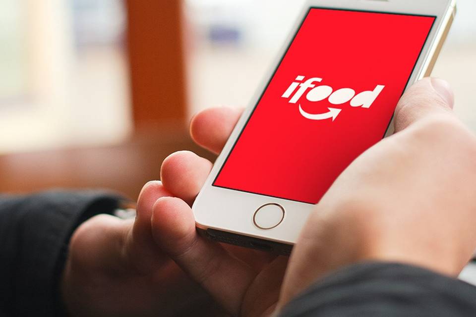 iFood charges for orders, no food served and customers complain on the web