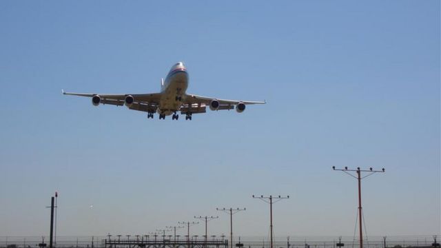 plane landing