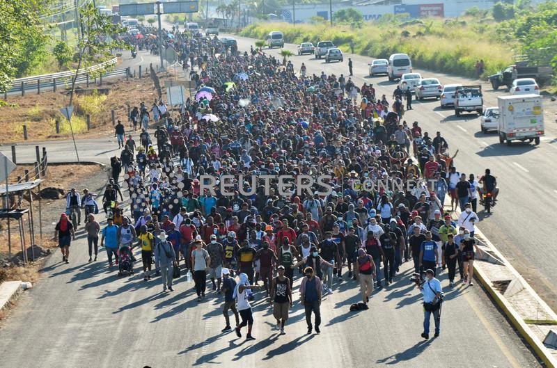 Immigrants on their way to the United States gather in southern Mexico and receive large numbers of traction
