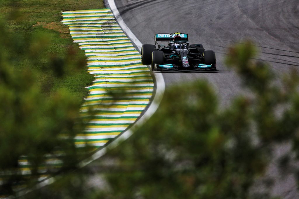 Bottas takes the lead at the start and wins the Sprint for the São Paulo F1 GP