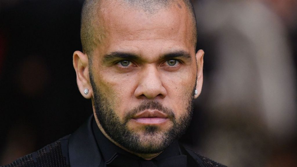 Daniel Alves will use the club legend's number in his second spell at Camp Nou