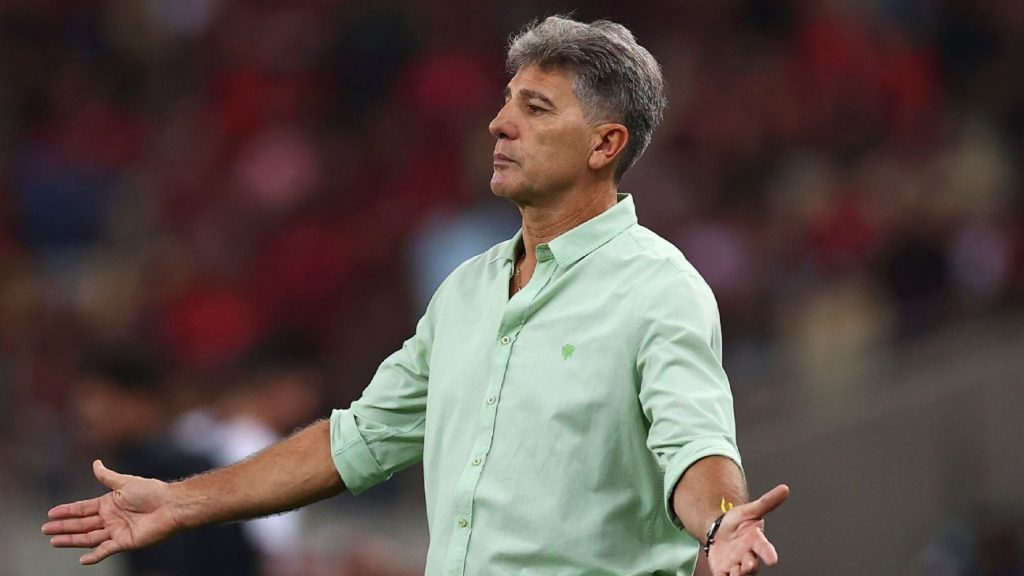 Landim says Flamengo already has a date to decide Renato Gaucho's future and naturally sees criticism from fans.