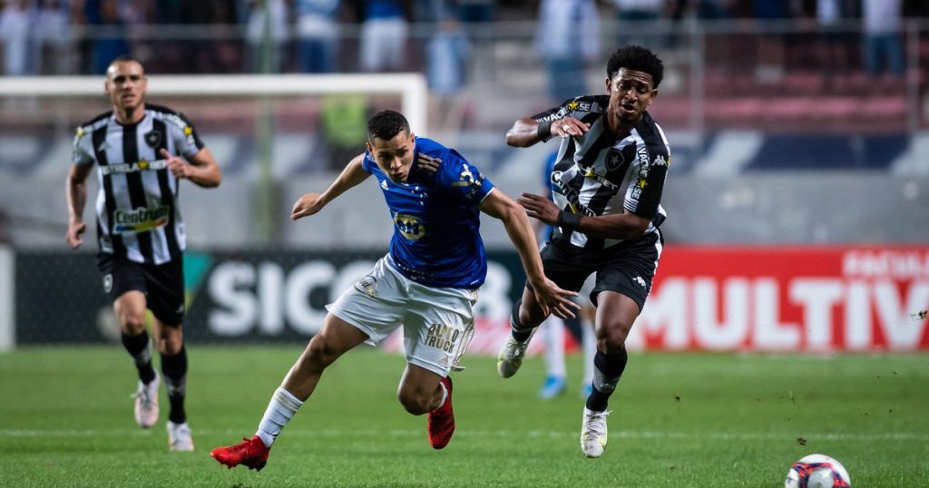 Rodrigo Cabello sees Botafogo and Cruzeiro as 'interested in compulsory debt negotiation' and does not believe in the arrival of foreign investors