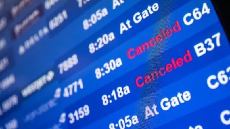 Billboard showing canceled US flights;  The bad weather as well as the advance of the omicron variable has affected airlines severely (Image: BBC via Reuters)