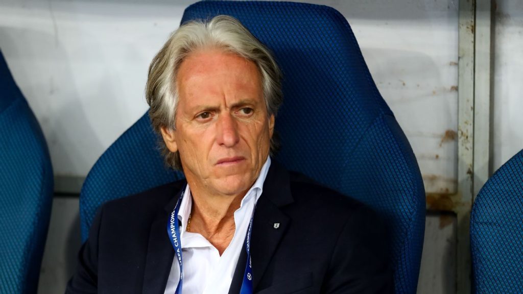 Assistant Jorge Jesus confirmed the conversation with Flamengo, says Benfica was aware of this and reveals the master's words: "He does not want to leave"