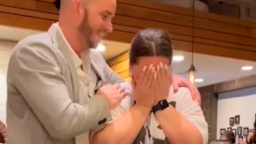 The waitress earns R,000 in tip and is fired |  exercise