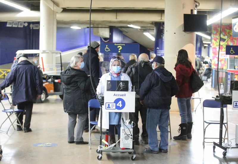 Quebec plans to impose additional tax on non-vaccinated people against Covid