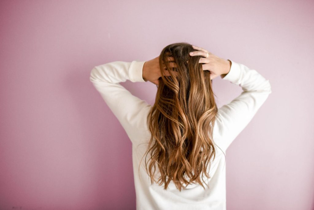 The scientist explains the relationship between sleep disturbances and increased hair loss