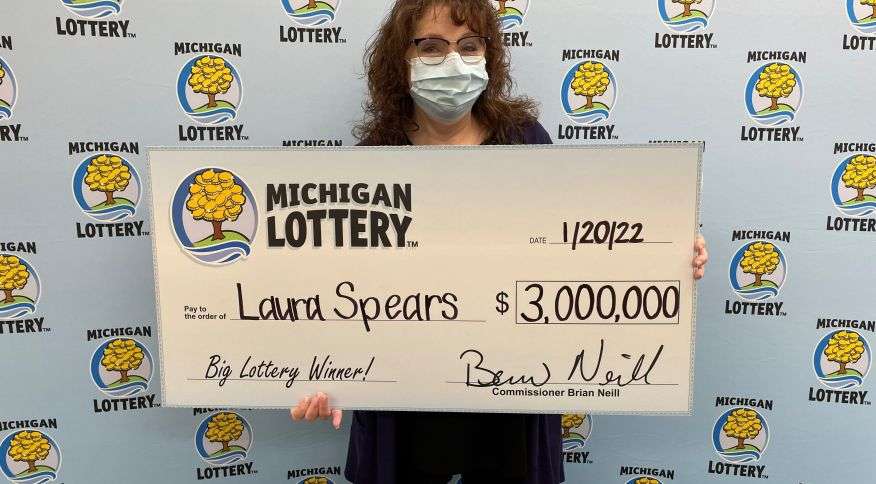 A woman discovers she has won over R$16 million in a raffle after looking into an email spam box - Mundo