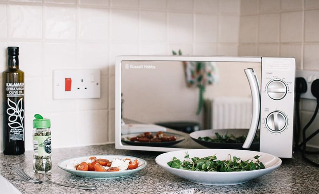 Science says the real health risks of microwave cooking will be these