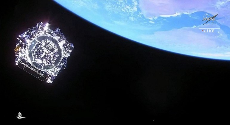 The James Webb Telescope completes the opening of its main mirror