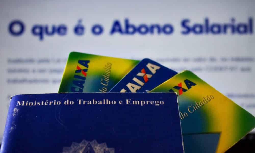 The salary bonus will be paid in February to deserving Brazilians