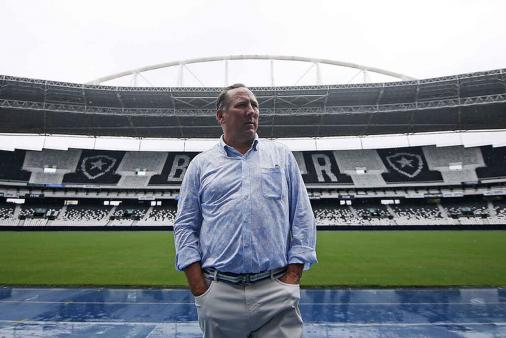 Botafogo: With a bureaucratic part to buy SAF "stuck", John Textor has postponed coming to Brazil