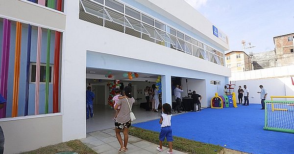 Partnership with the United Kingdom to implement bilingual education in schools in Salvador