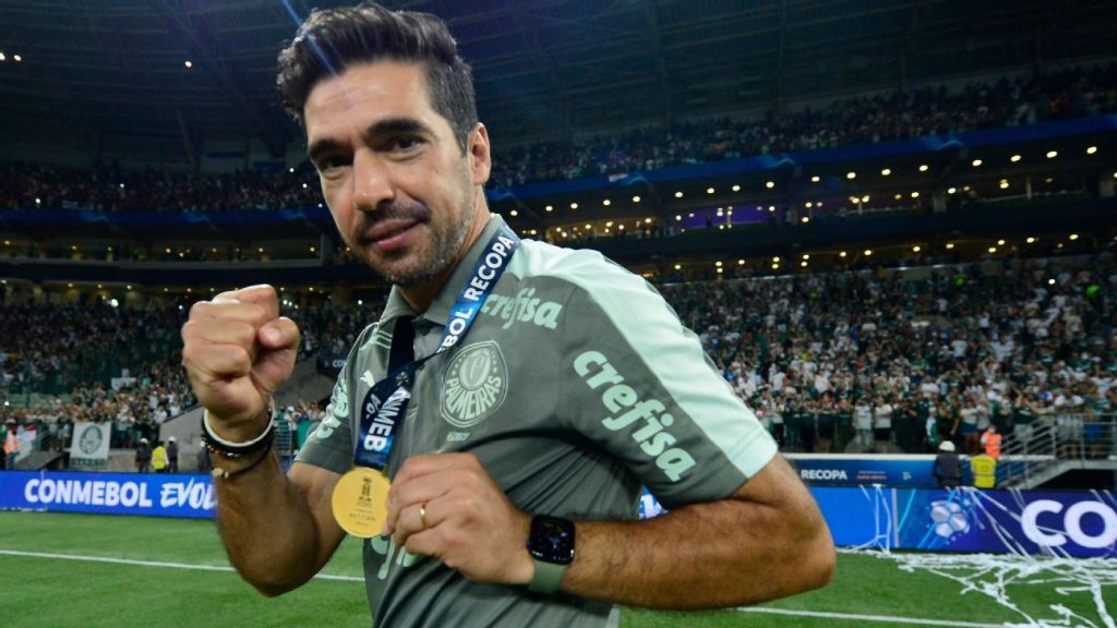 Abel Ferreira confirms Palmeiras' proposal, reveals he has already made a decision and tells novel 'lies' about renewal