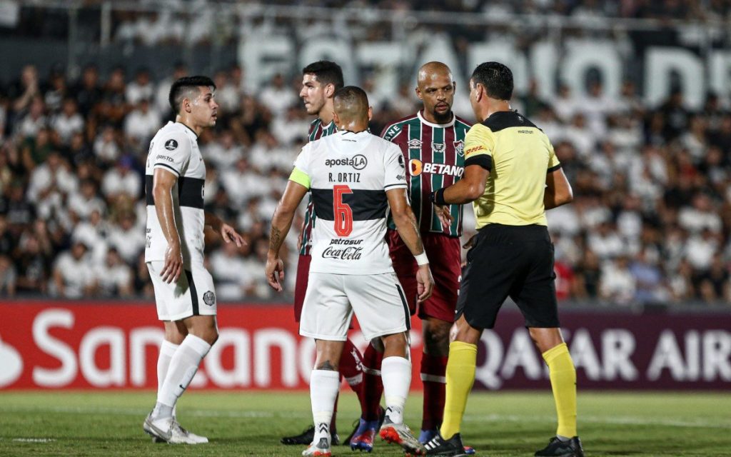 The former Fluminense player explodes the club's exit in Libertadores: the "coward" |  Fluminense