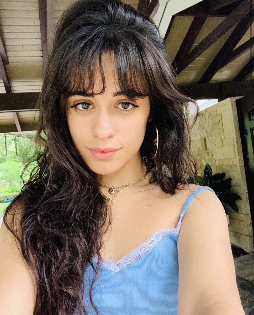 After being empowered, Camila responded to bad comments about her body.  (Photo: Instagram)