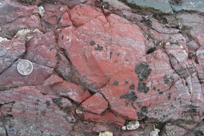 The material was taken from volcanic rocks in Canada: the belt was once part of the sea floor