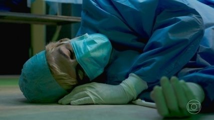Guilherme/Flavia faints in the operating room