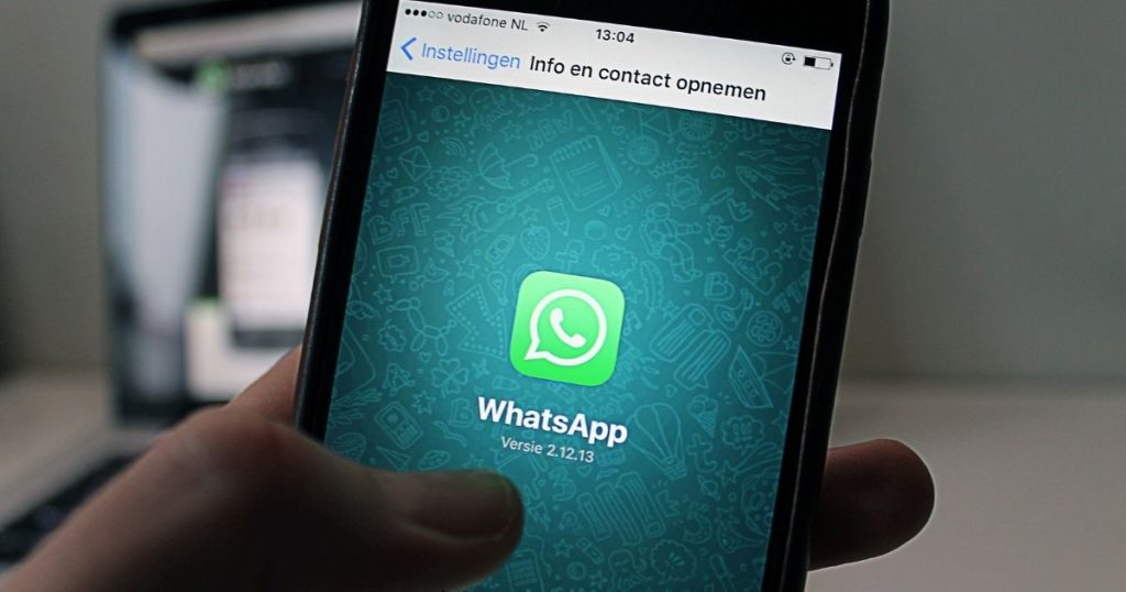Choose who you want to show your "last seen" on WhatsApp