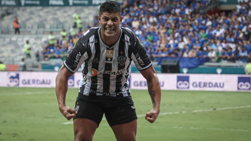 Turco Mohamed doesn't hesitate and explains why Hulk fits in perfectly with the Brazilian squad